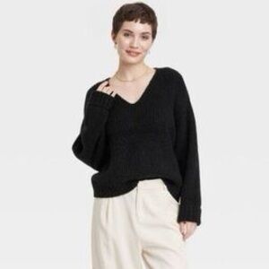 Universal Thread NWT Black Ribbed Knit Chunky V-Neck Sweater